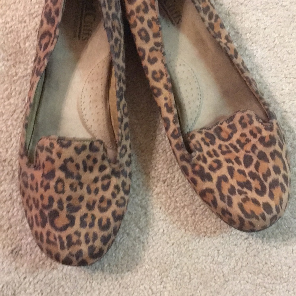 Leopard flats 9.5
